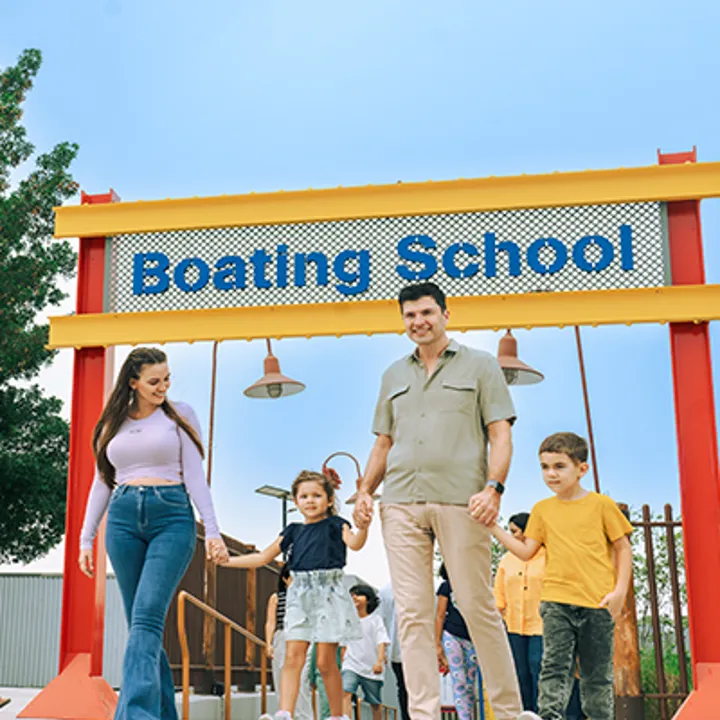 ATTRACTIONS 400X500px 0030 BOATING